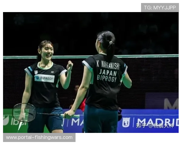 泰国羽毛球姐妹花：因达农与革通的内战友谊