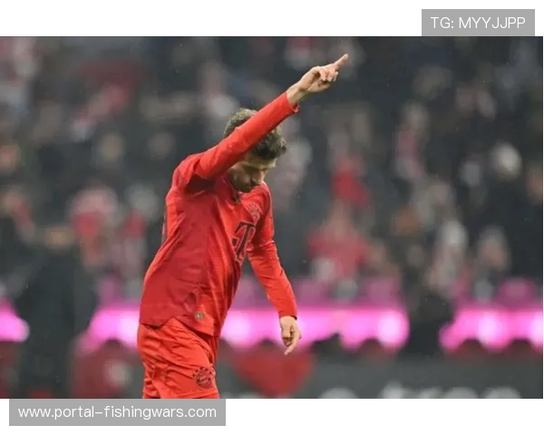 奥利塞角球助攻伊藤洋辉，日本国脚斩拜仁处子球