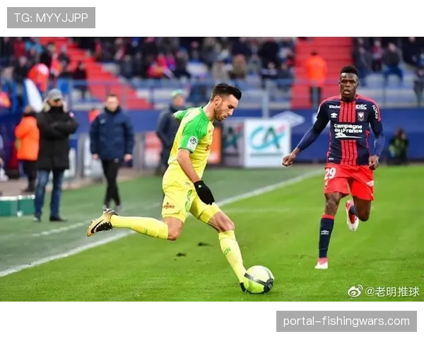 实时：斯特拉斯堡与南特上半场互交白卷